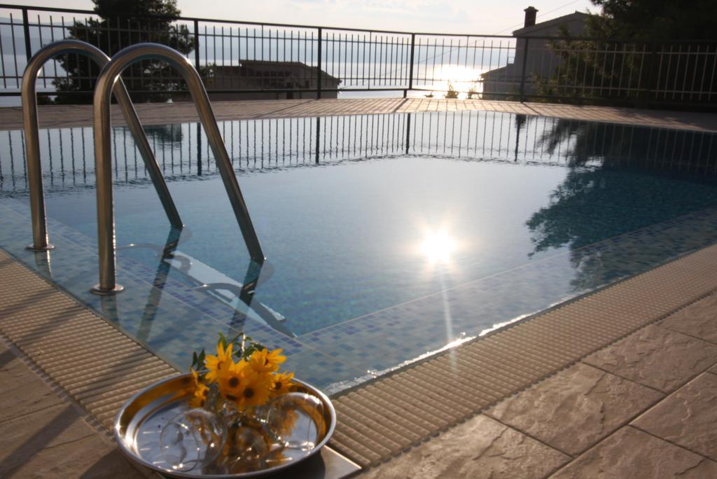 Mimice Bay Apartments Exteriör bild