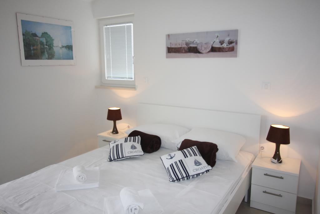 Mimice Bay Apartments Exteriör bild